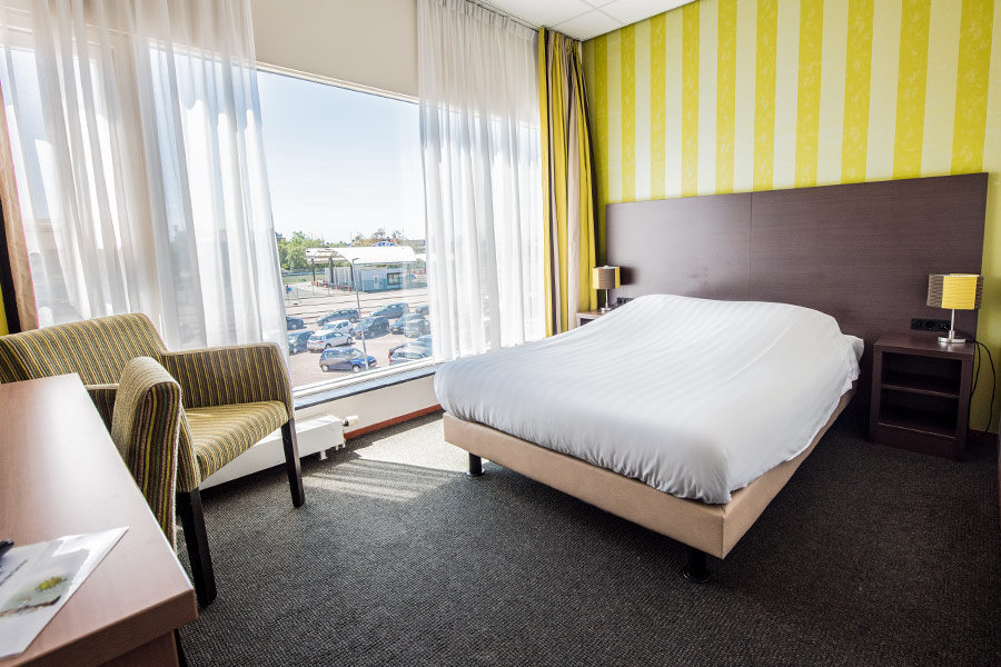 Hotel Lands End Den Helder - Tweepersoonskamer met havenzicht en airconditioning