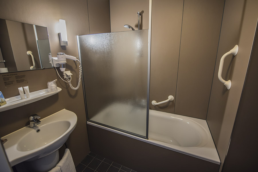 Hotel Lands End Den Helder - Single room with sea view and balcony