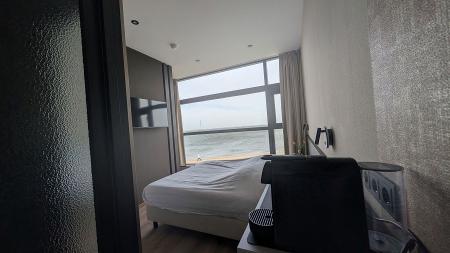 Hotel Lands End Den Helder - Double room with sea view and airconditioning
