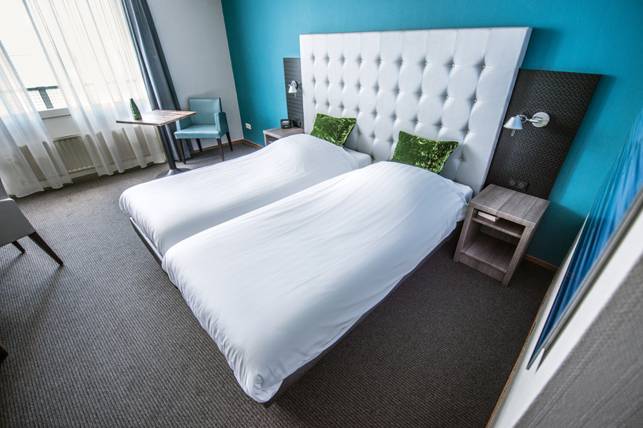 Hotel Lands End Den Helder - Single room with sea view and balcony