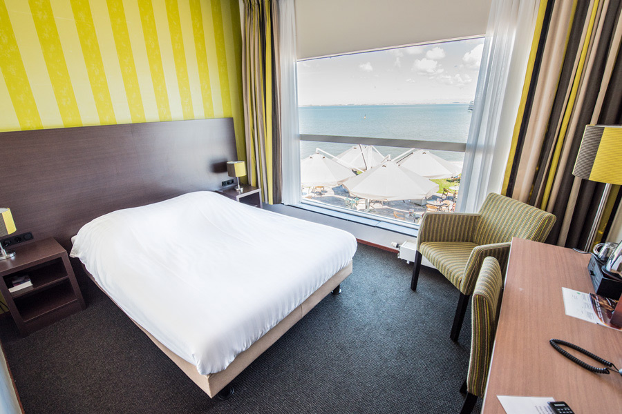 Hotel Lands End Den Helder - Tweepersoonskamer met zeezicht en airconditioning